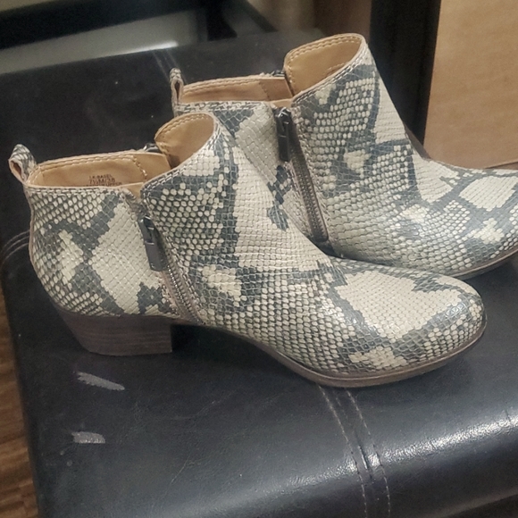 Lucky Brand Booties - Picture 2 of 4